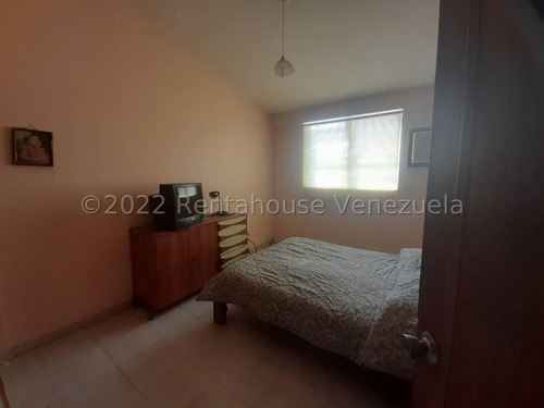 Imagen 14 de 18 de Townhouse En Venta Valles De Camoruco 22-15998 0414-4115155