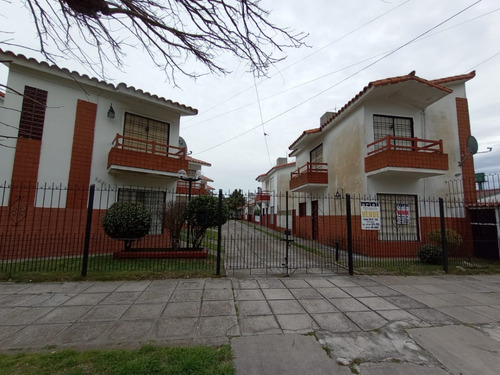 Venta Duplex 3 Ambientes Al Frente, Ubicado A 450mts Del Mar De Santa Teresita.