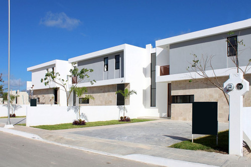 Casa En Venta En Privada En Dzityá