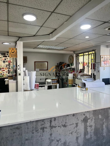 Casa Comercial Con Bodega, Negociable.