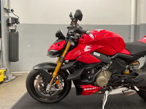 Ducati Streetfighter V4 S