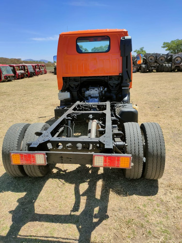 Isuzu Elf 300e Camión Chasis Cabina Arrancando Stdr Mexican