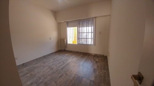 Departamento En Venta En Wilde Centro Con Patio Con Cochera
