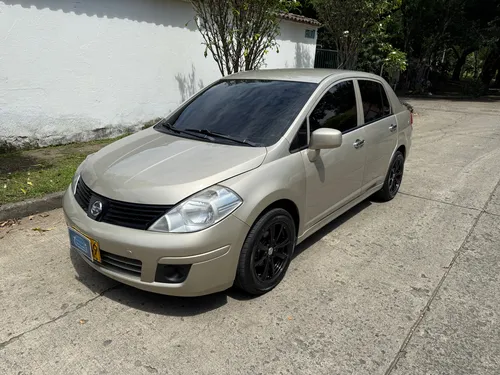 Nissan Tiida Mío Automático Cuero 2012