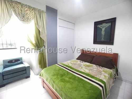 Erika Armeya Vende, Apartamento Ubicado En El Centro De Cabudare. Flex: 25-13615