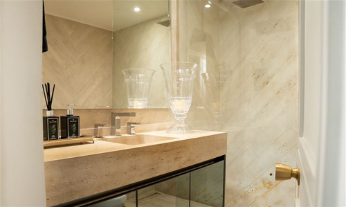 Departamento En Venta De 2 Dorm. En Las Condes