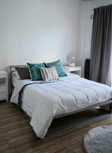 Imagen 5 de 8 de Cama King Size De Hierro Y Madera 2x2m