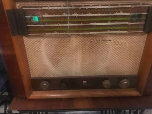 Radio Antiguo De Bulbos. Funcionando. (Usado)
