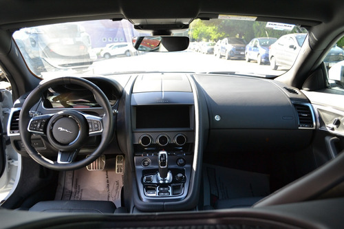 Imagen 7 de 10 de Jaguar F Type R Dynamic 300 Ps 2021