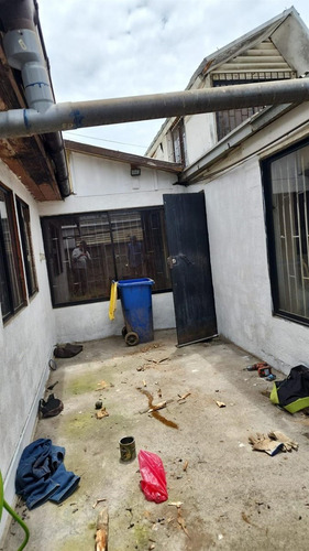 Casa En Los Fresnos, 3d, 2b Con Excelente Distribución
