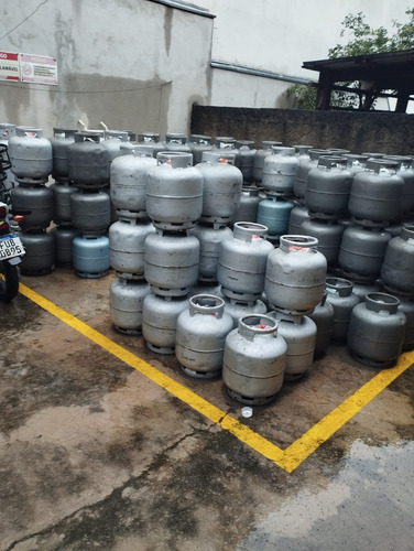 Vende-se Distribuidora De Agua E Gas Na Vila Nhocuné
