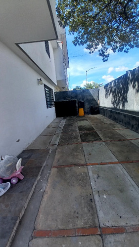 Alquilo Preciosa Casa En Urb Horizonte. Mun Sucre 280 M2