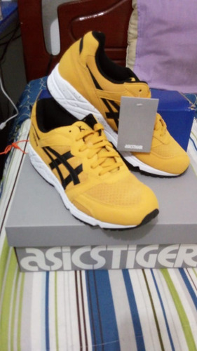 asics mostarda