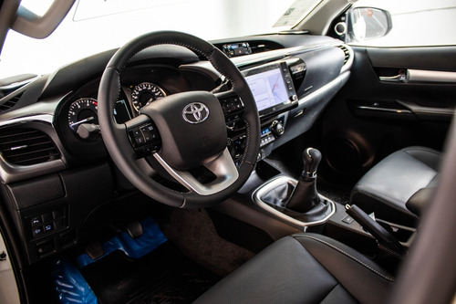 Imagen 2 de 22 de Toyota Hilux Srx 2.8 Tdi 4x4 0km 2022
