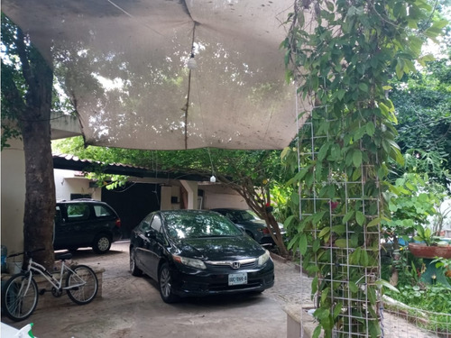 Casa En Venta En El Centro, De 6 Recamaras, Locales Y Piscina