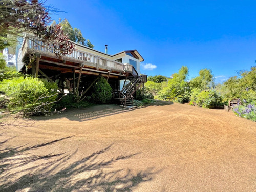 Venta De Interesante Casa A Pasos De Todo, Cachagua