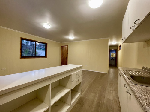 Linda Casa Nueva Con Excelente Ubicación En Limache Centro