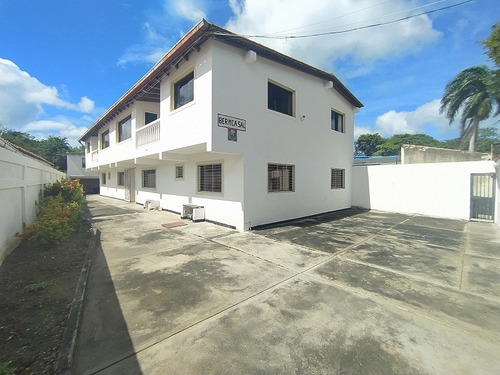 Imagen 11 de 14 de Hermosa Posada En Altagracia- Aptos. Berjamar