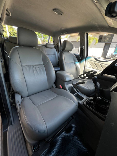 Toyota Hilux 3.0 Cd Srv Cuero 4x4 /// 2011 - 240.000km
