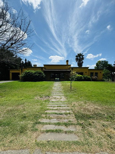 Increible Casa Country Los Alamos Ibarlucea