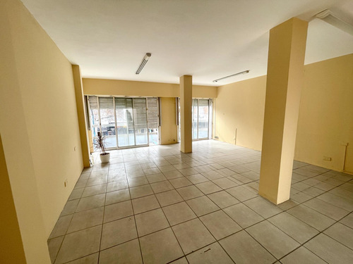 Imagen 2 de 15 de Villa Carlos Paz - Oficina Amplia - La Mejor Ubicación - Escritura