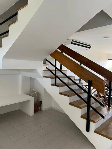 Imagen 10 de 25 de Liliana Martinez Remax Apartamento Residencias Nautilus Palace, Tucacas Cd 10458
