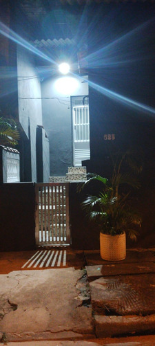 Casa 2 Dormitórios, 1 Suíte.