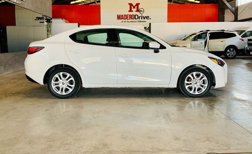 Imagen 6 de 12 de Toyota Yaris Modelo 2018