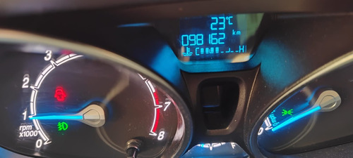 Ford Fista Titanium 1.6 Mt