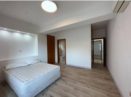 Solo Clientes Alquiler De Exclusivo Apartamento En Resd. Siena Las Chimeneas.