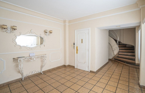 Departamento Reciclado Con Balcón Y Cochera Olivos