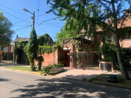 Imagen 1 de 13 de Excelente Casa Tipo Duplex En Venta En Adrogue