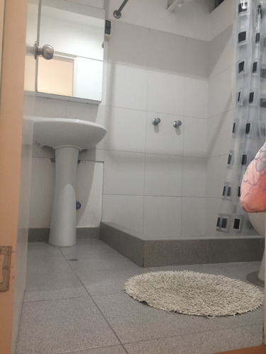 Imagen 4 de 19 de Alquiler Habitaciones Amobladas C/baño Privado Super Seguro, Cómodo, Excelente Ubicación Amplias Ventanas Aislantes Térmicas Y Anti Ruido Ingreso Independiente.