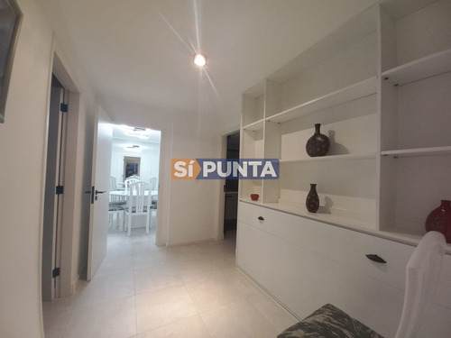 Imagen 10 de 27 de Vende Apartamento De 2 Dormitorios Y Medio En Chiverta, Reciclado Completo. Punta Del Este