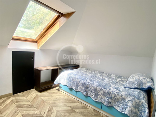 Casa En Venta De 5 Dorm.la Dehesa Lo Barnechea