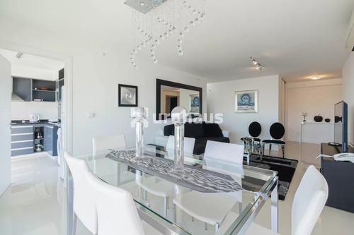Venta Apartamento Dos Dormitorios Punta Del Este Edificio Icon Brava