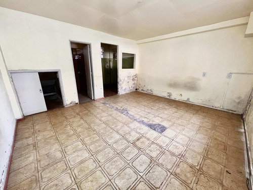 Imagen 10 de 15 de Venta Local Mas Deposito O Monoambiente Esquina