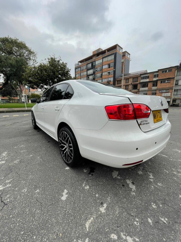 Volkswagen Nuevo Jetta Trendline 2.5 Cc