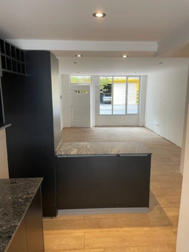 Imagen 1 de 12 de Ph 2 Ambientes Con Patio En Chauvin
