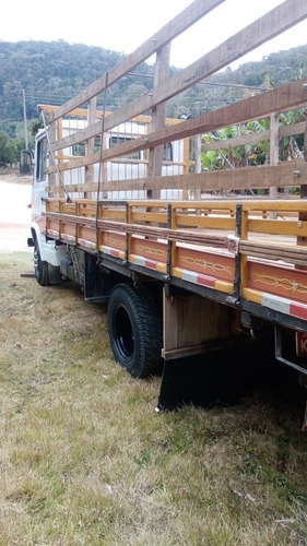 Imagem 3 de 5 de Caminhão 608