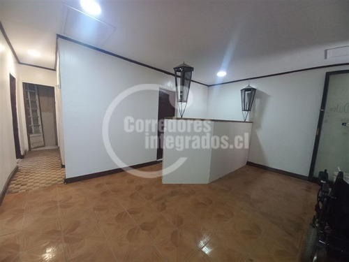 Casa Comercial Con Servicio De Alimentación. Santiago Tt