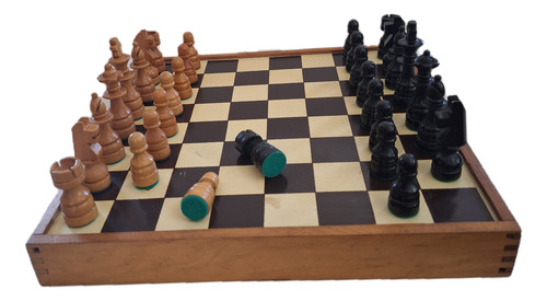 Jogo Tabuleiro Em Madeira - Xadrez - Dama - Dominó - Trilha (Usado)