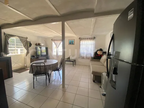 Casa En Venta Con Locales, Col. Lomas De Polanco, Guadalajara, Jalisco.
