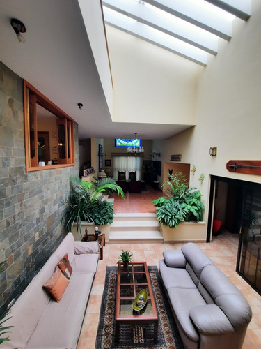 Yannet Inmuebles Vende Bella Casa En Lomas Del Este
