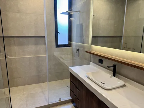 Residencia De Lujo Con Alberca, Área Verde Posterior- Altozano