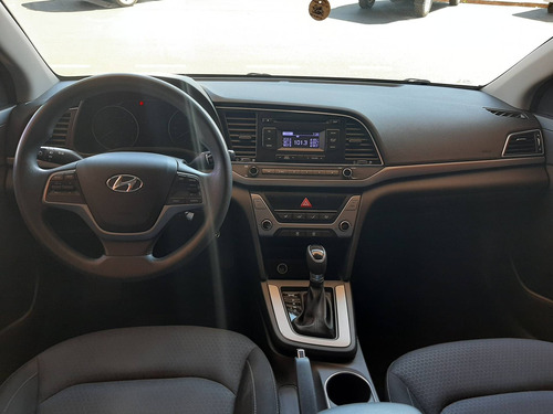 Imagem 6 de 8 de Hyundai Elantra 2.0 16v Flex 4p Automático