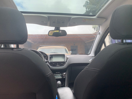 Peugeot 208 1.2 Turbo Frances