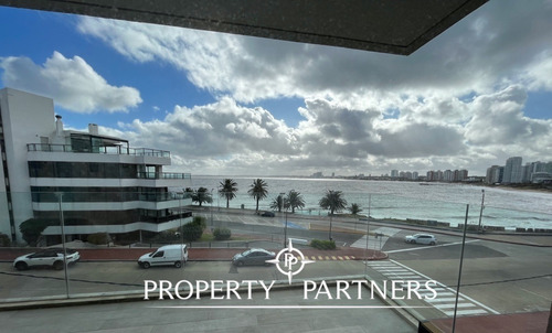 Imagen 1 de 12 de Excepcional Apartamento Frente Al Puerto, Terraza Con Piscin