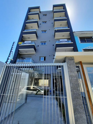 Imagen 2 de 13 de Edificio - Moron Sur