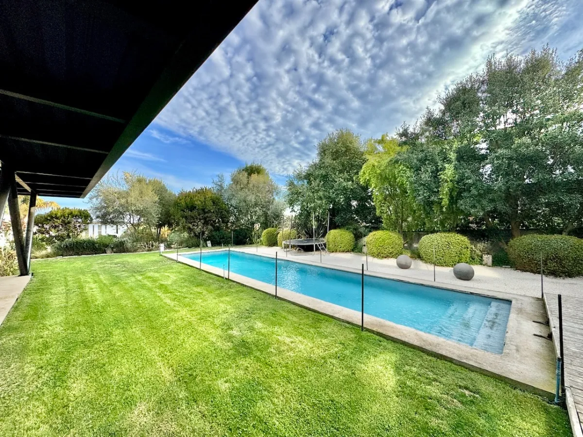 Imagen 3 de 30 de Maravillosa Arquitectura En Luminosa Casa En Costa Cachagua